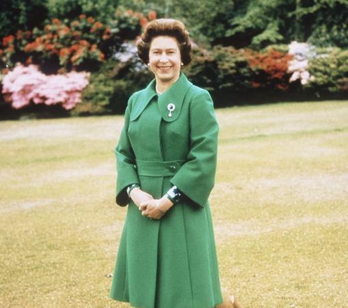 Los 20 momentos fashionistas de la Reina de Inglaterra