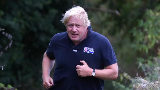 Boris Johnson: «running» en Westminster tras superar el coronavirus