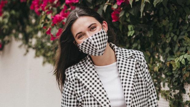Mascarillas: el nuevo complemento de moda que surgió de la pandemia mundial