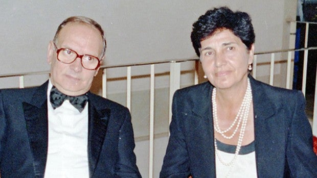 La conmovedora historia de cómo conquistó Ennio Morricone a su mujer
