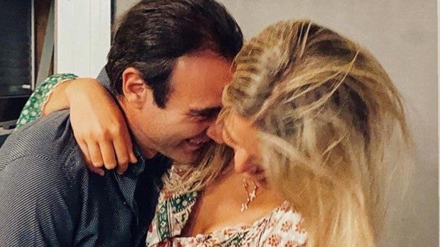 Enrique Ponce y Ana Soria difunden su primera imagen juntos con el emoji de un corazón