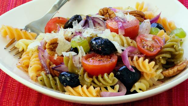 Diez ensaladas de pasta fría para que la disfrutes en verano