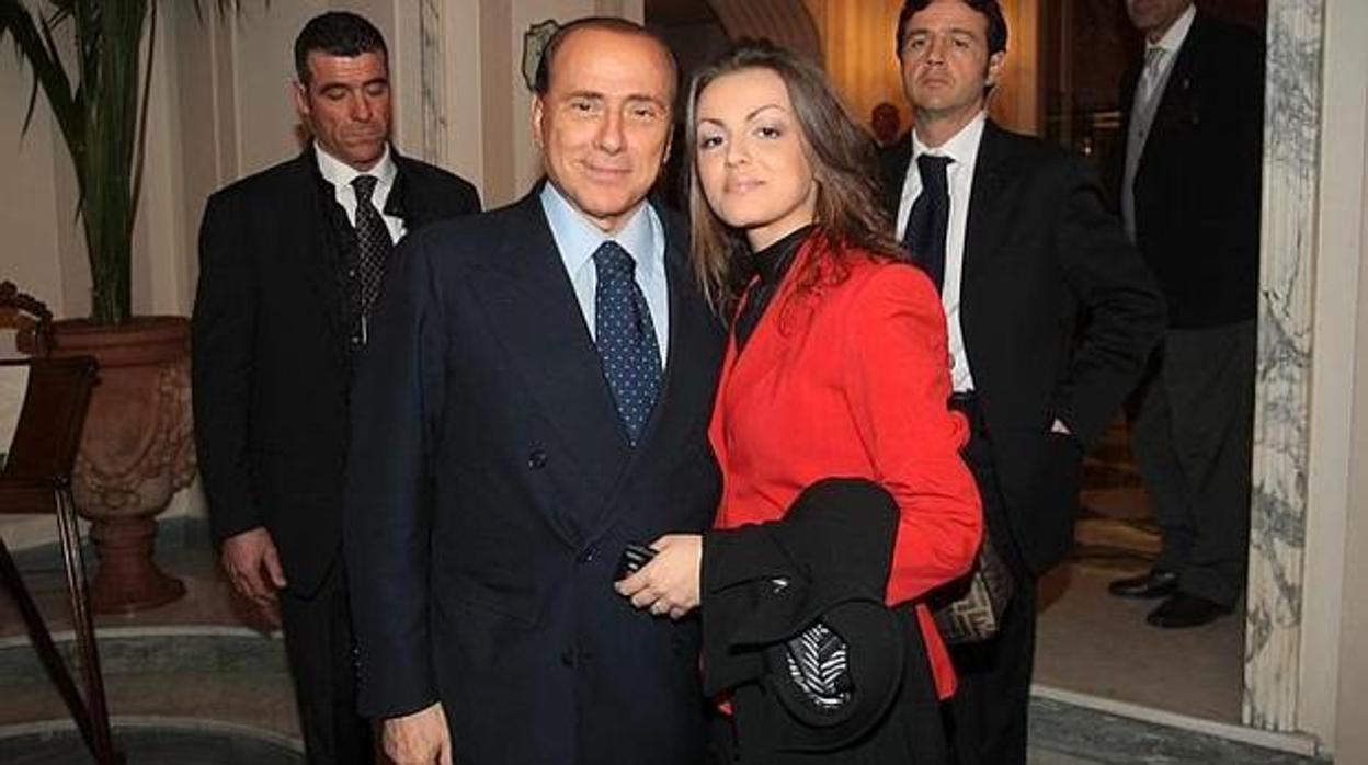 Silvio Berlusconi y Francesca Pascale