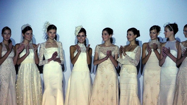 Las novias gastan más en el vestido de boda pese a la crisis del coronavirus