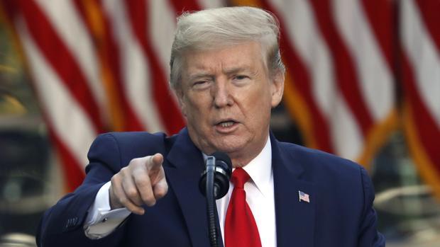 Donald Trump le desea lo mejor a la madama de Jeffrey Epstein y pone en duda que este se suicidase