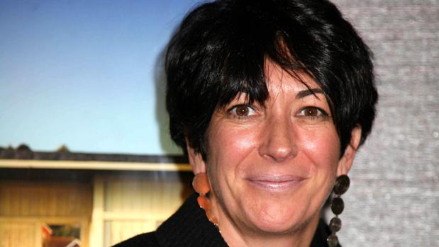 Ghislaine Maxwell y las imágenes con el fugitivo que le regaló a Jeffrey Epstein unas trillizas de 12 años