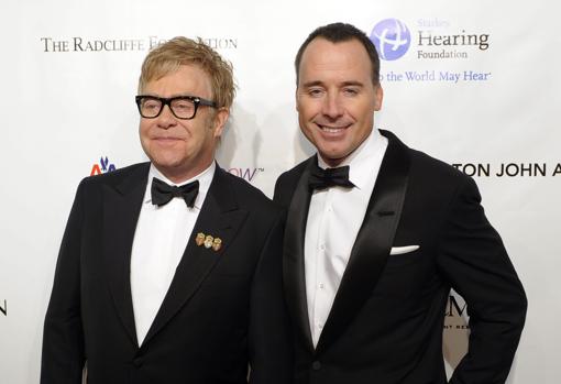 Con David Furnish