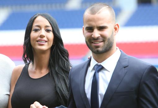 La ex de Jesé, embarazada del futbolista, reacciona a su supuesta reconciliación con Aurah Ruiz
