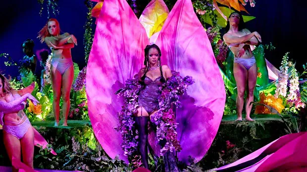 Rihanna pide perdón por ofender al Islam en su último y aclamado desfile de lencería