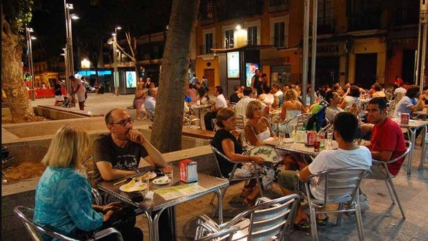 Adiós a Bar Manolo, un emblema en el cerveceo de la Alfalfa