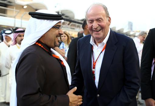 El Rey Juan Carlos con el Príncipe heredero Salman, en 2015, en el Gran Premio de Fórmula 1 de Bahréin