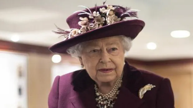 Revuelta en palacio: la Reina Isabel II pierde a su ama de llaves