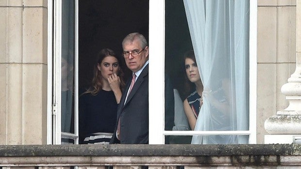 La hija del príncipe Andrés tumba la coartada de su padre en el caso Epstein