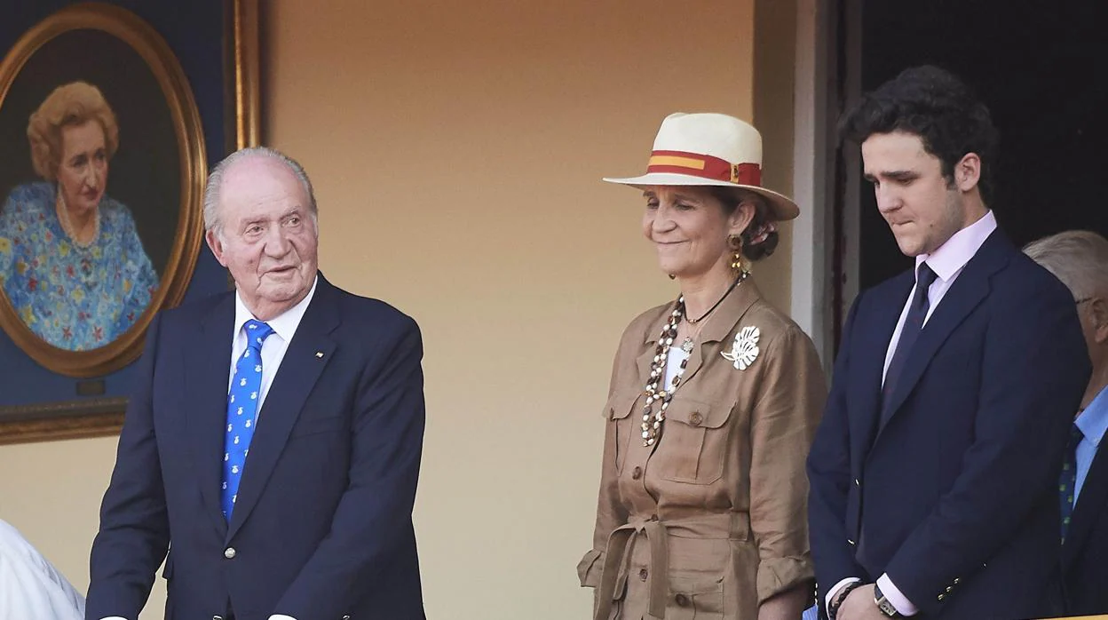 Doña Elena junto al Rey Juan Carlos