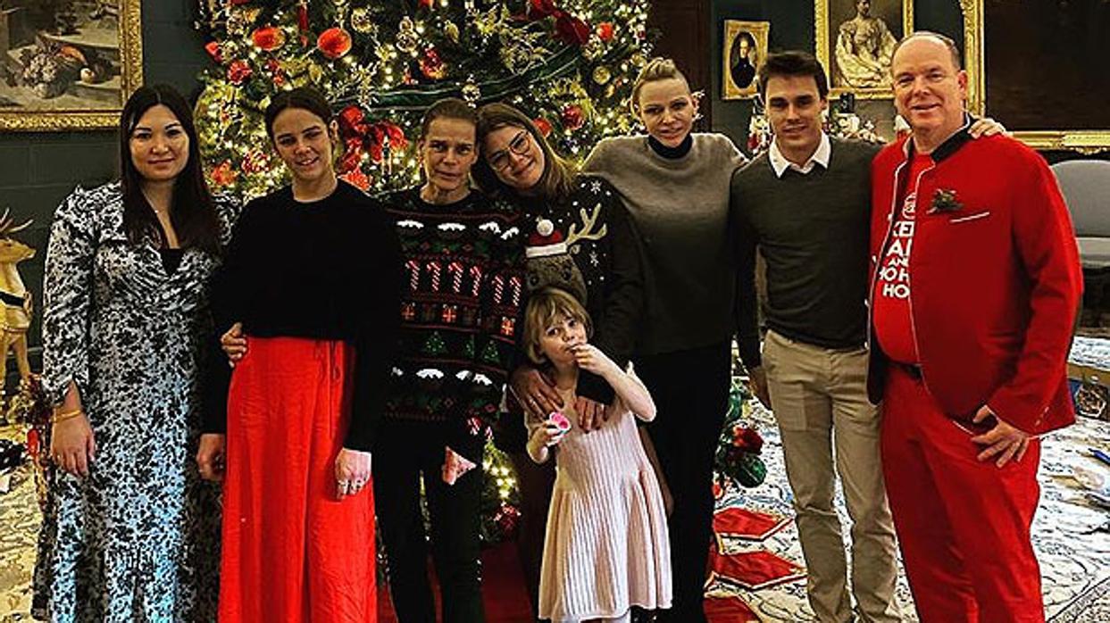 Alberto y Charlène de Mónaco con su hija Gabriela y Estefanía de Mónaco con sus hijos