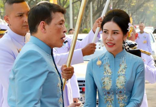 La decisión del Rey de Tailandia con su concubina que podría poner en jaque la corona