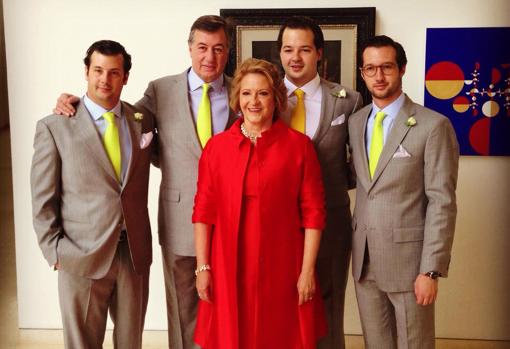 Fernando Chico Pardo, con su mujer y sus tres hijos