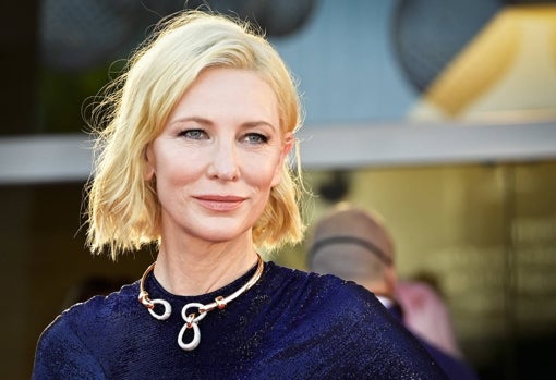 Las ondas rotas o semideshechas son un peinado ideal para dar volumen al pelo fino, habitual cuando pasan los años. Cate Blanchett elige un bob con suaves ondas, muy acertado.