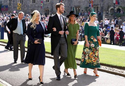 Lady Eliza, Louis, su m adre Victoria y lady Kitty en la boda real británica.