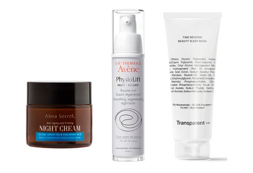 De izquierda a derecha: Crema de noche multi-reparadora antiedad y reafirmante de Alma Secret (30 €); Physiolift Bálsamo de noche regenerador de Avène (30,37 €); Mascarilla nocturna antiedad Time Reverse Beauty Sleep Mask de Transparent Lab (16,95 €).