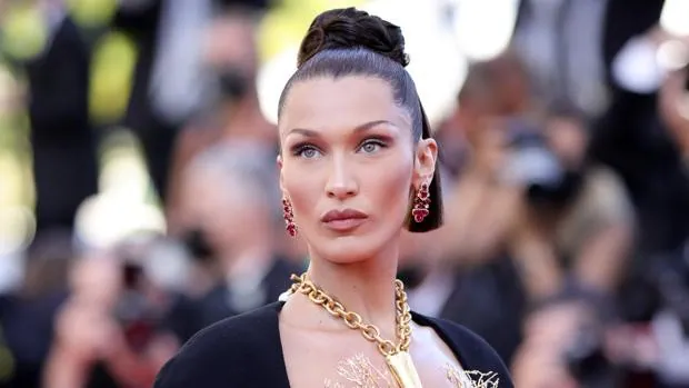 El collar sujetador que Bella Hadid ha hecho viral en Cannes