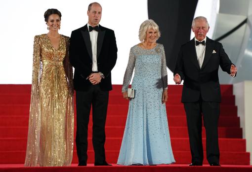 Kate Middleton y el príncipe Guillermo junto a la duquesa de Cornualles y el príncipe Carlos