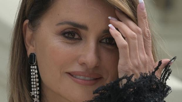 Penélope Cruz lleva las mechas y el corte que más rejuvenecen