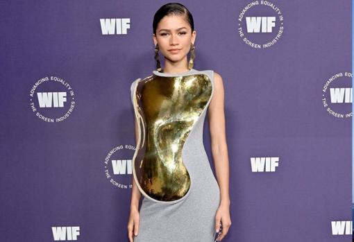 Zendaya vestida de Loewe