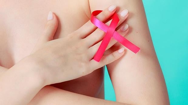 Estos son los cambios estéticos que conlleva un tratamiento contra el cáncer de mama en una mujer