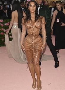 Kim Kardashian por Mugler.