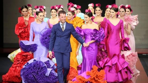 Juan Manolo, ganador de «Aguja Flamenca» presenta su colección en SIMOF 2022