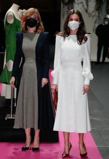 La reina Letizia apoya la moda española en la pasarela de Madrid