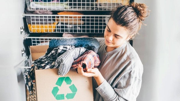 Donar o vender, ¿qué hacer con la ropa que ya no te pones?