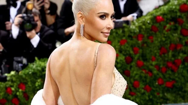 Las imágenes que muestran que Kim Kardashian habría roto el vestido de Marilyn Monroe