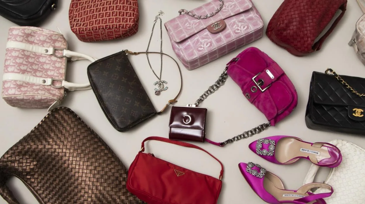 Zapatillas Louis Vuitton para mujer  Compra o Vende tus calzado de Lujo  online - Vestiaire Collective