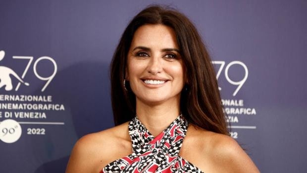 Penélope Cruz lleva en Venecia las mechas para pelo castaño y el corte que más rejuvenecen