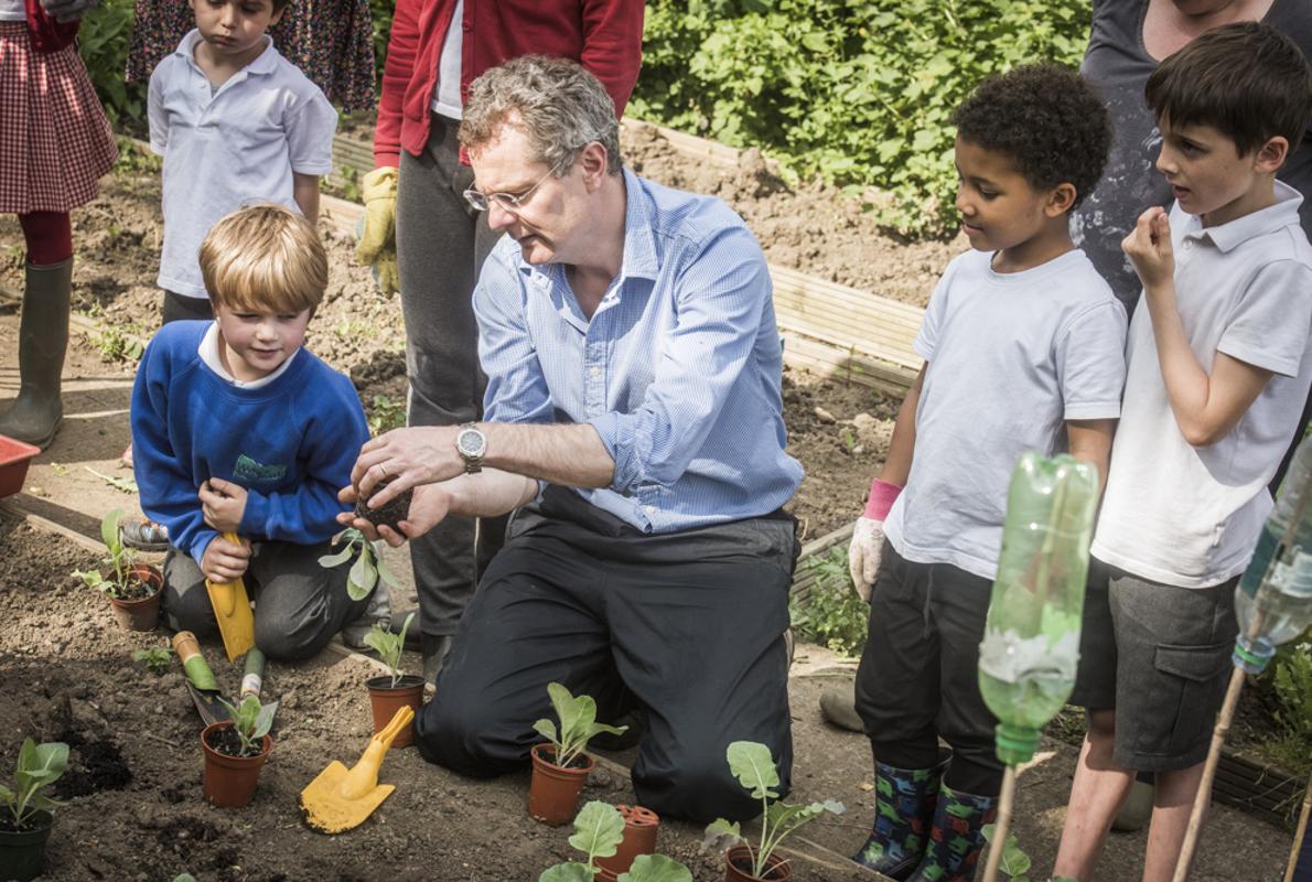 Un 5% de los niños españoles no juegan nunca fuera de casa