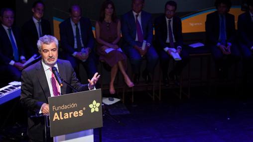 El presidente de la Fundación Alares durante su discurso de inauguración de la gala