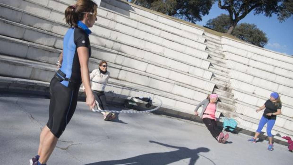 Mujeres mientras practican deporte