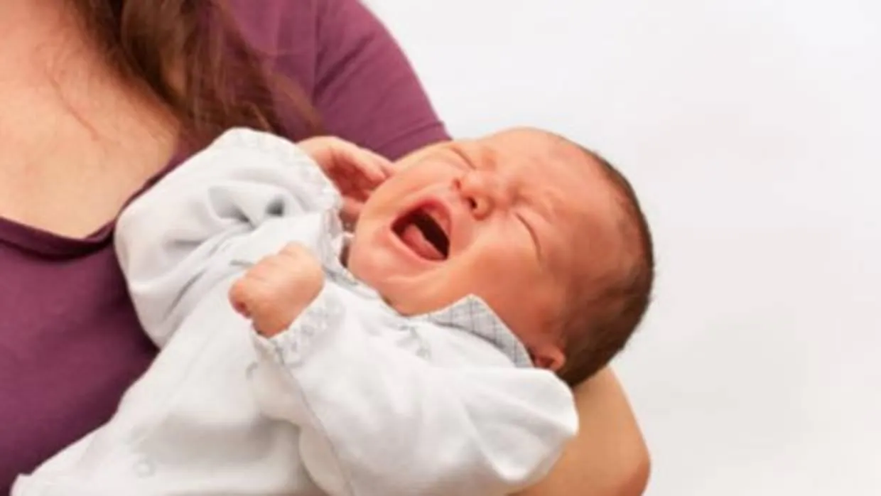 Zarandear a un bebé puede provocarle graves lesiones cerebrales