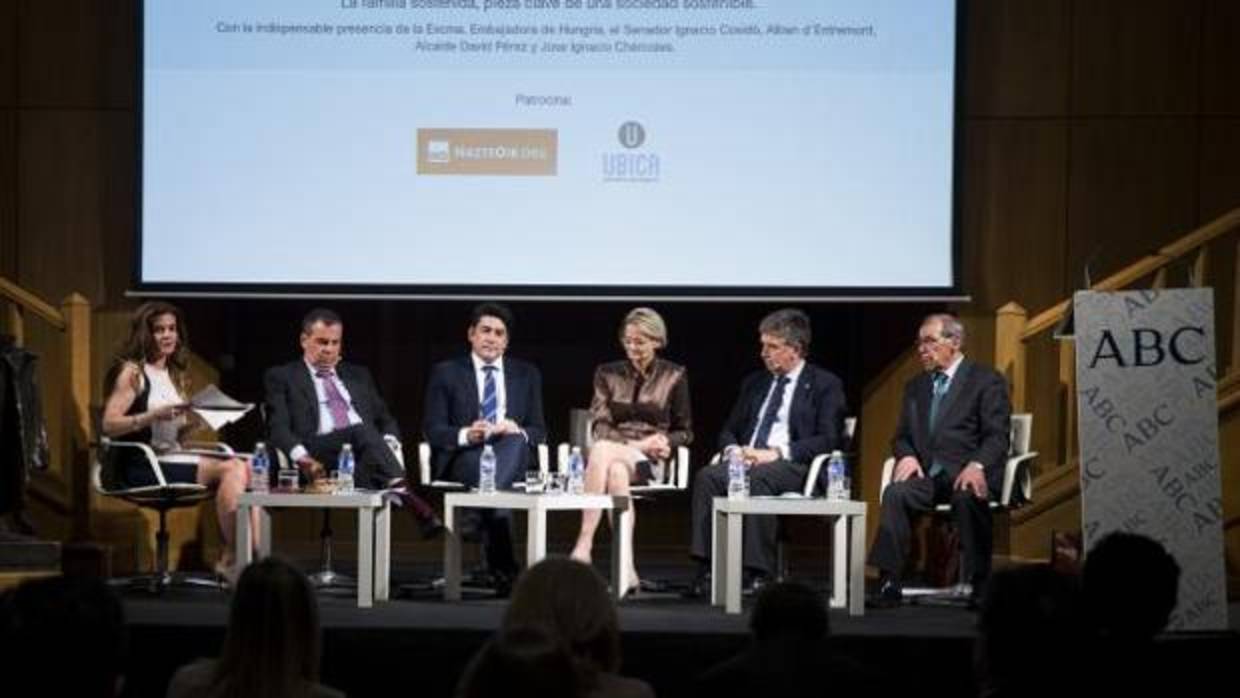 En la imagen, los ponenetes durante la jornada celebrada en ABC