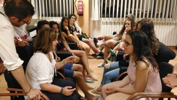 Adolescentes con cáncer trabajan la resiliencia o la capacidad de sobreponerse a la adversidad