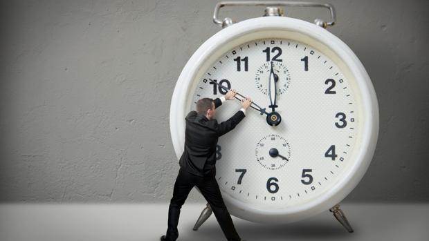 Carmen Calvo relaciona el posible cambio horario con una manera de resistir al machismo