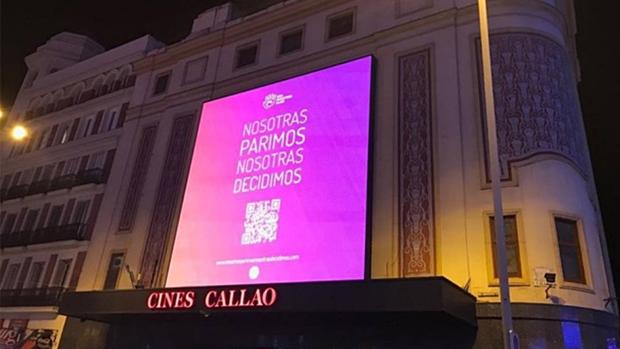 Polémica por la campaña pro vientres de alquiler que se apropia del lema «Nosotras parimos, nosotras decidimos»