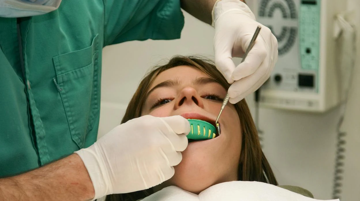 Descubre los motivos por los que te da terror ir al dentista (y supéralos)