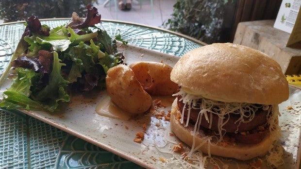 La hamburguesa «veggie» que se ve, sabe y se cocina como carne fresca