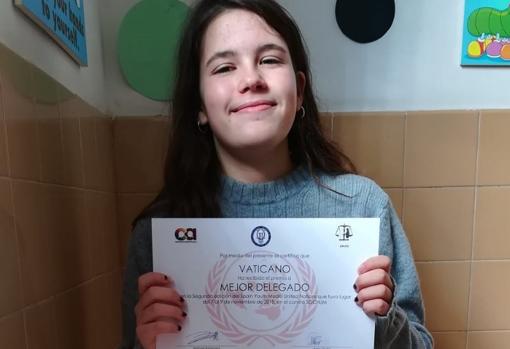 Carmen Revilla Ruiz (1º Bachillerato) recibió el diploma de «Mejor Delegado» por su labor como representante del Vaticano en el comité SOCHUM.