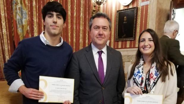 Dos alumnos del Colegio Sagrada Familia de Urgel galardonados con el «Premio Joven a la Cultura Científica»