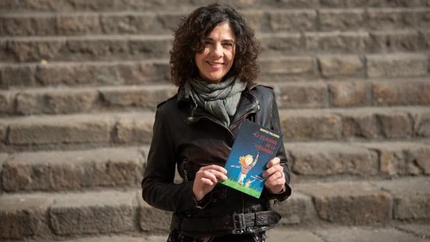 La razón por la que los adolescentes no saben pedir los abrazos