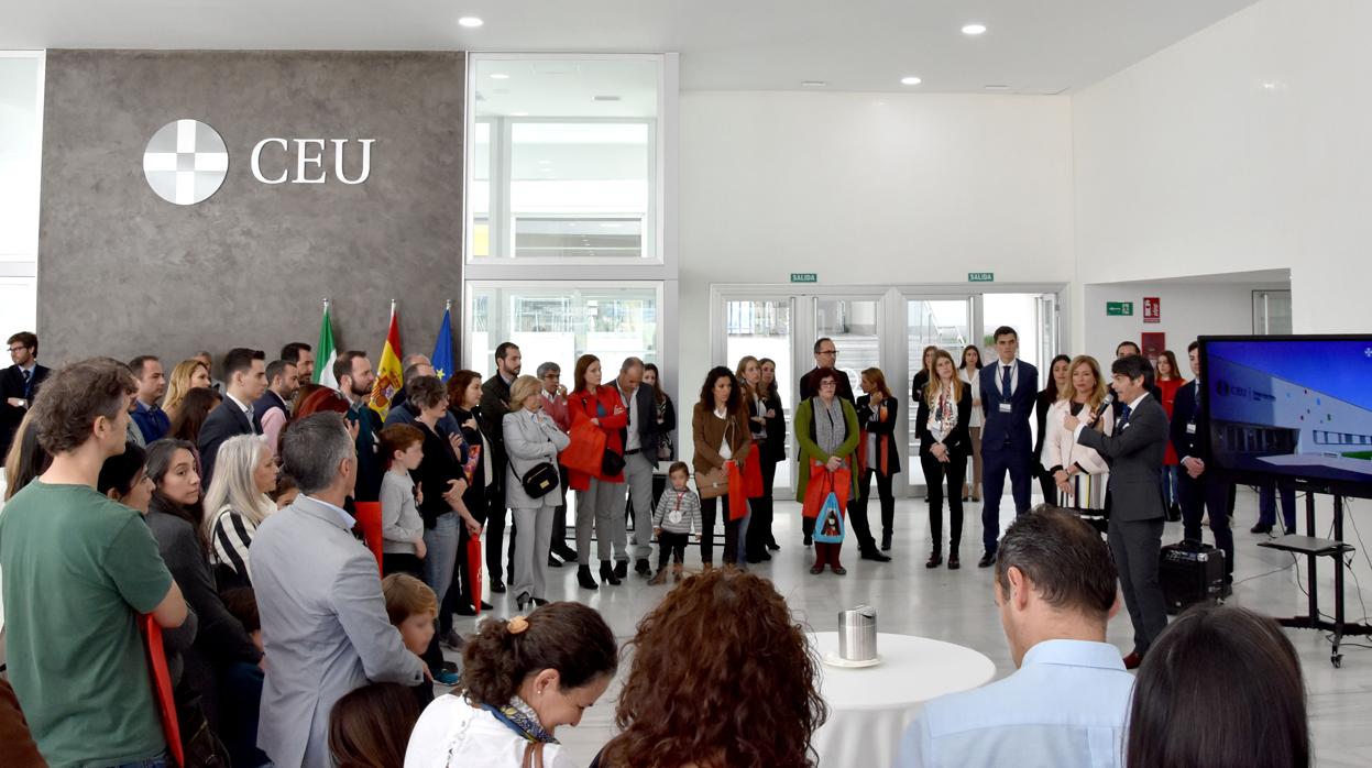 Las familias pudieron visitar las instalaciones del Colegio, inauguradas el pasado curso